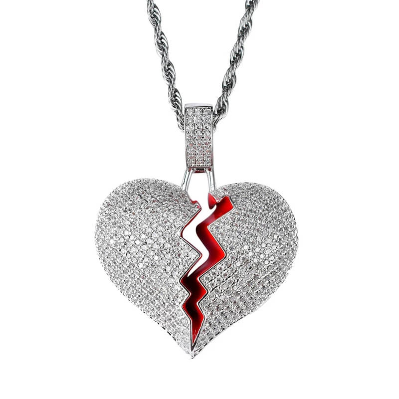 pandantiv argintiu unisex pentru barbati si femei tip medalion inima franta incrustat cu cristale semipretioase din zircon CZ