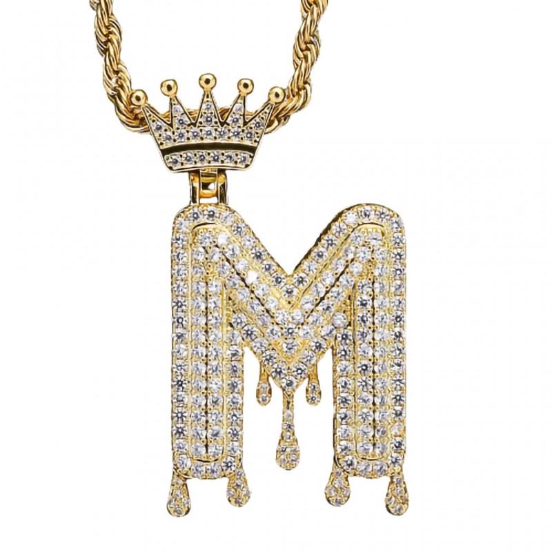 pandantiv auriu unisex pentru barbati si femei tip medalion initiala nume cu coroana litera M incrustat cu cristale semipretioase din zircon CZ