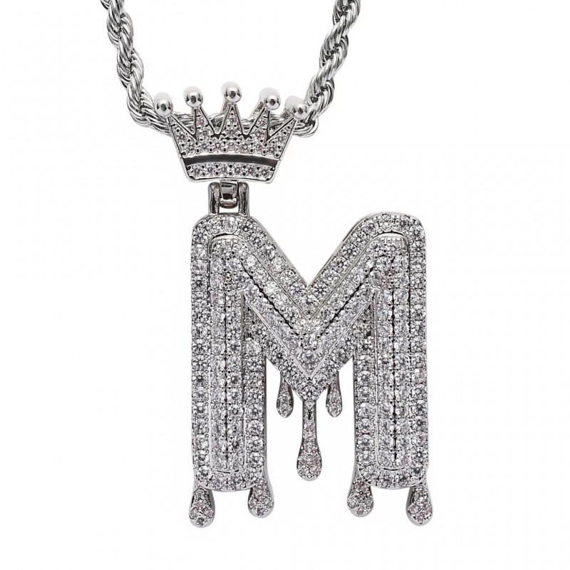 pandantiv argintiu unisex pentru barbati si femei tip medalion initiala nume cu coroana litera M incrustat cu cristale semipretioase din zircon CZ